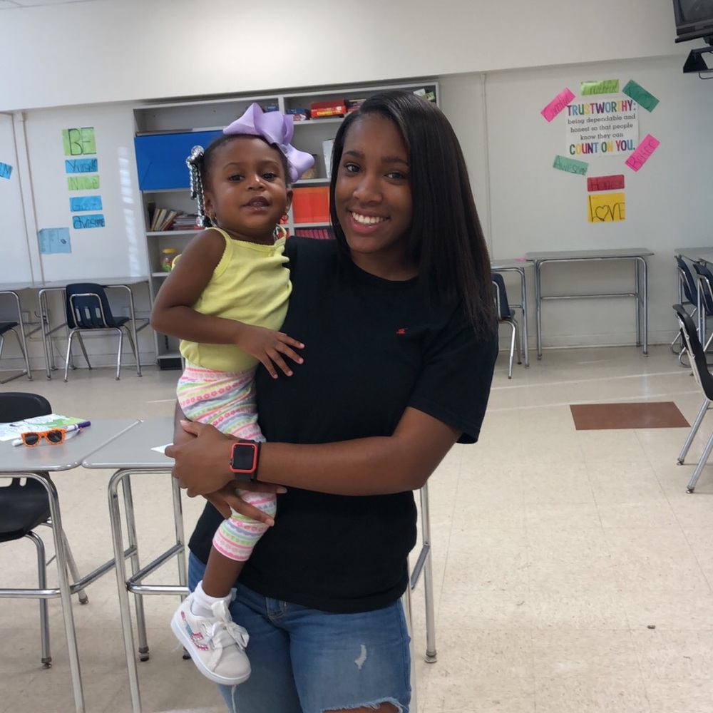 Meet your Posher, Makayla